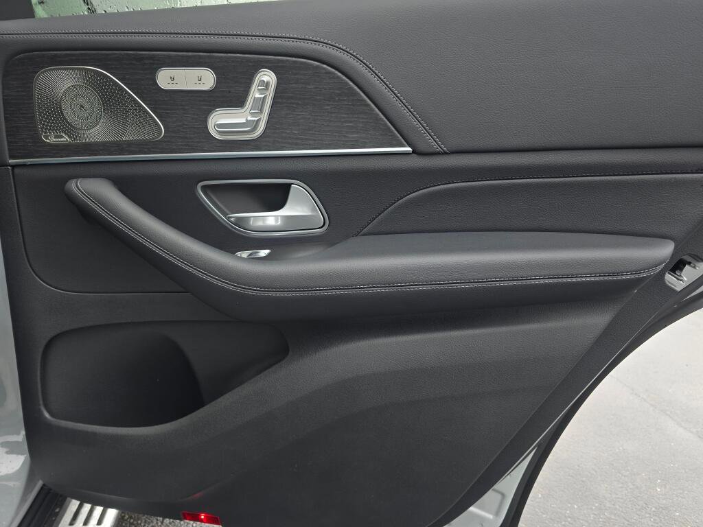 New 2026 Mercedes-Benz GLS 580 4MATIC image 26