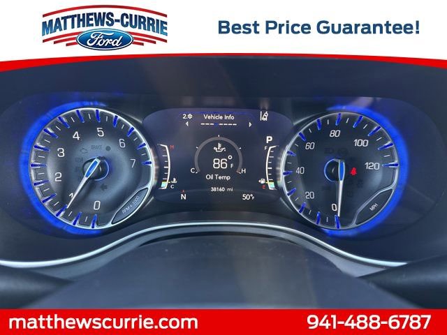 Used 2025 Chrysler Pacifica Limited image 17