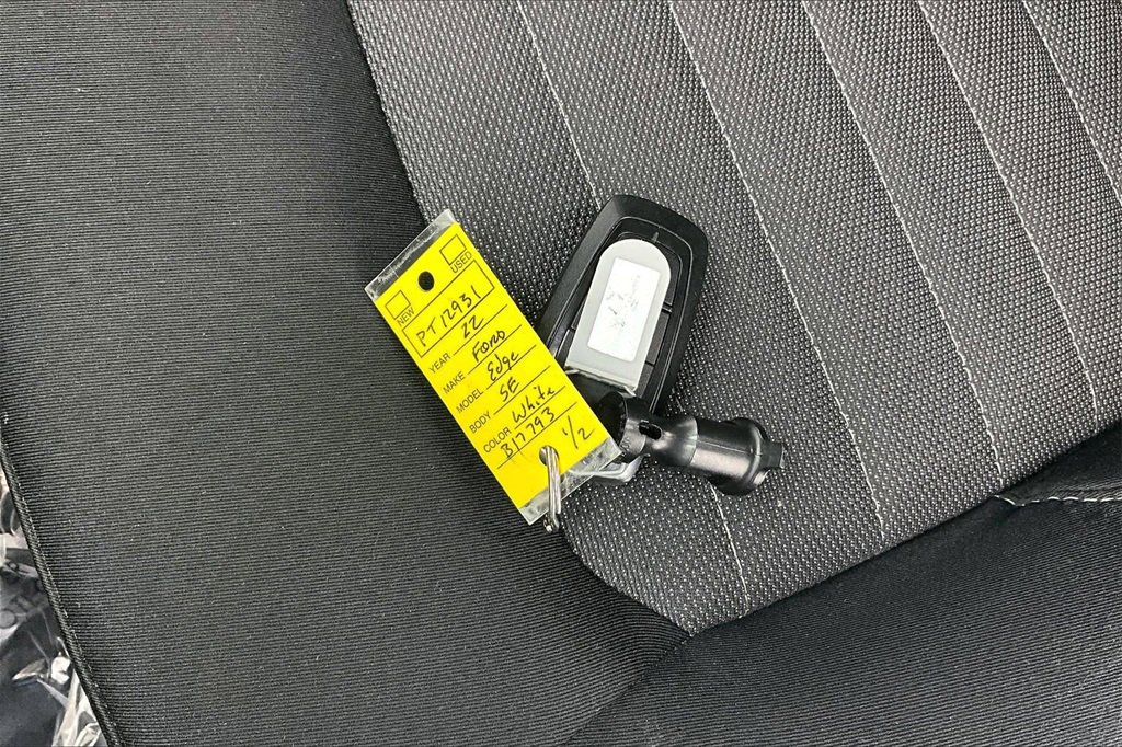 Used 2022 Ford Edge SE w/ Black Appearance Package image 11