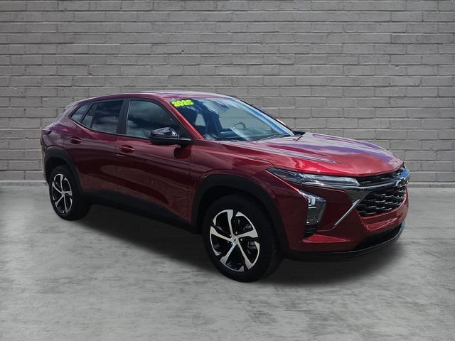 Used 2025 Chevrolet Trax RS FWD image 7