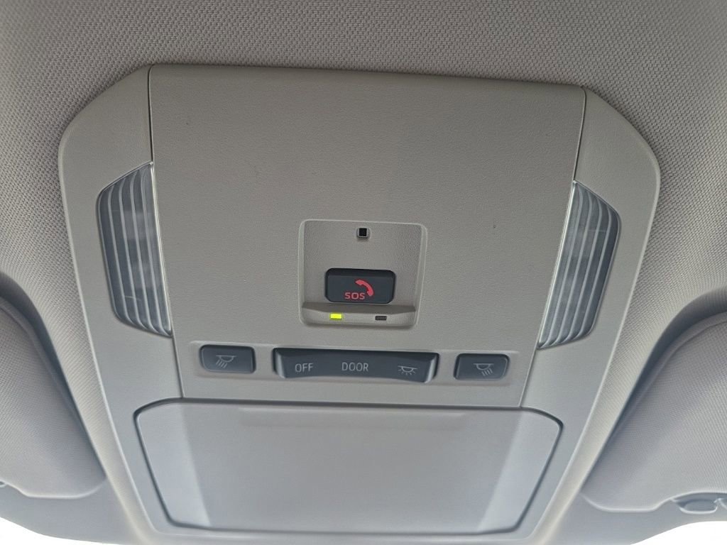 Used 2024 Toyota Highlander LE image 35