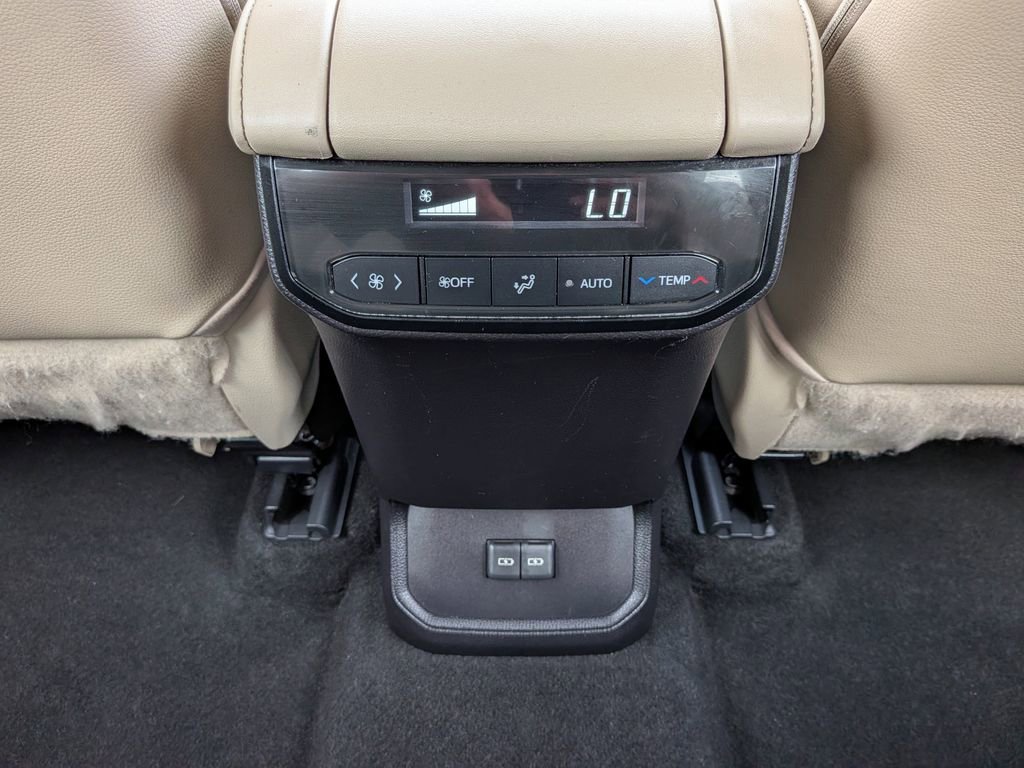 Used 2023 Toyota Highlander XLE image 28
