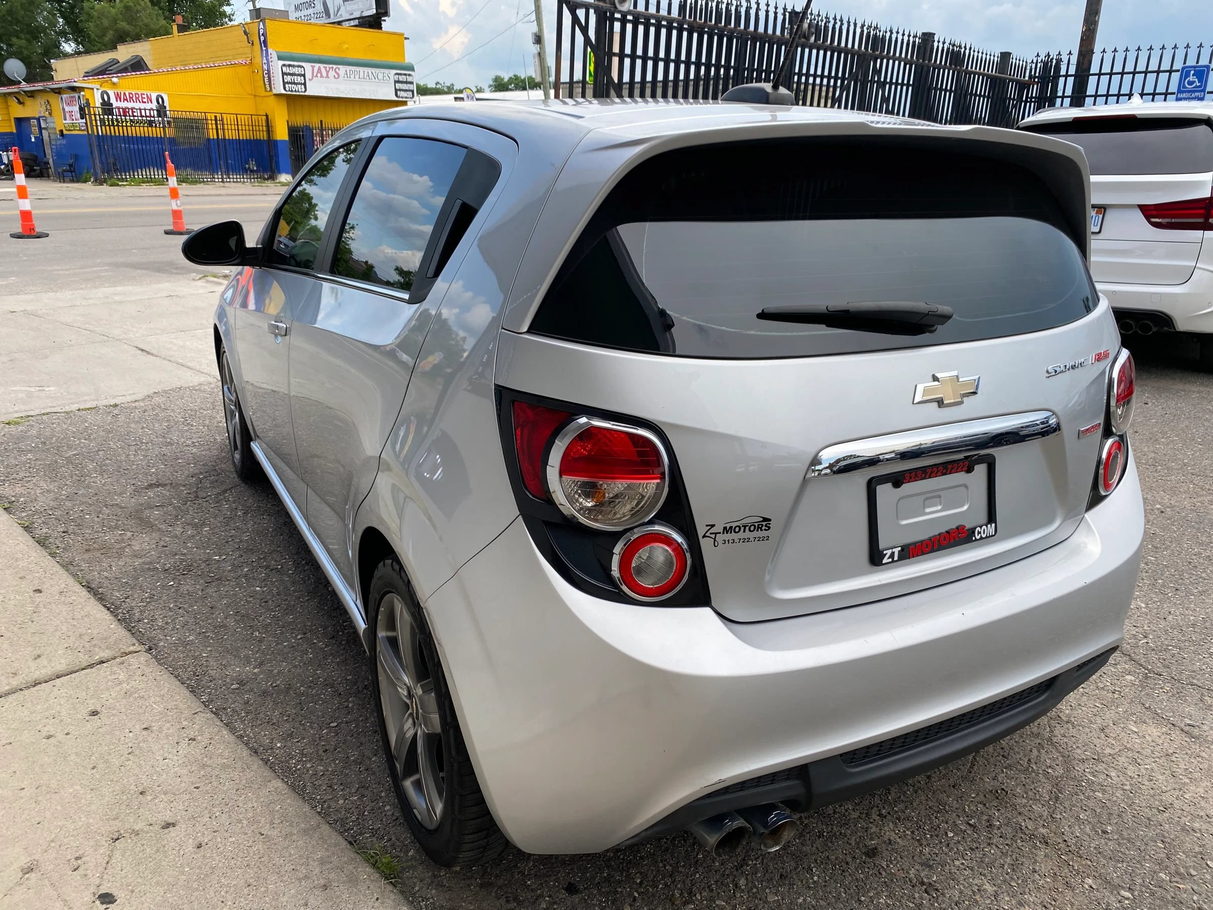 Used 2016 Chevrolet Sonic RS w/ Driver Confidence Package FWD image 2