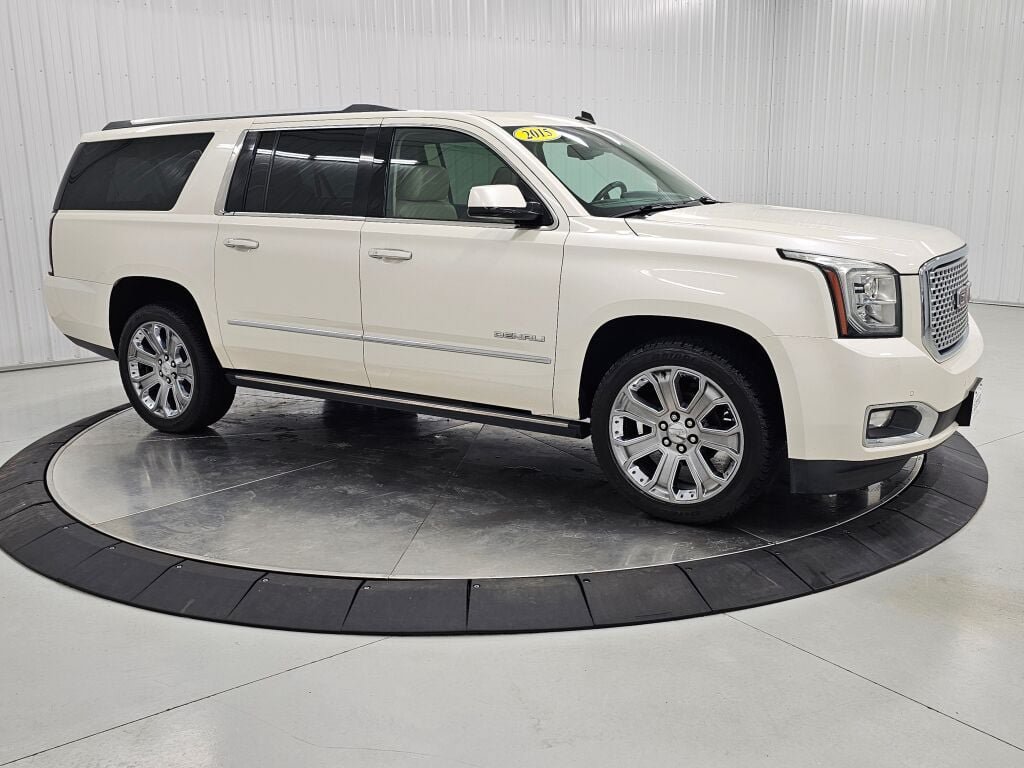 Used 2015 GMC Yukon XL Denali w/ Touring Package RWD image 7