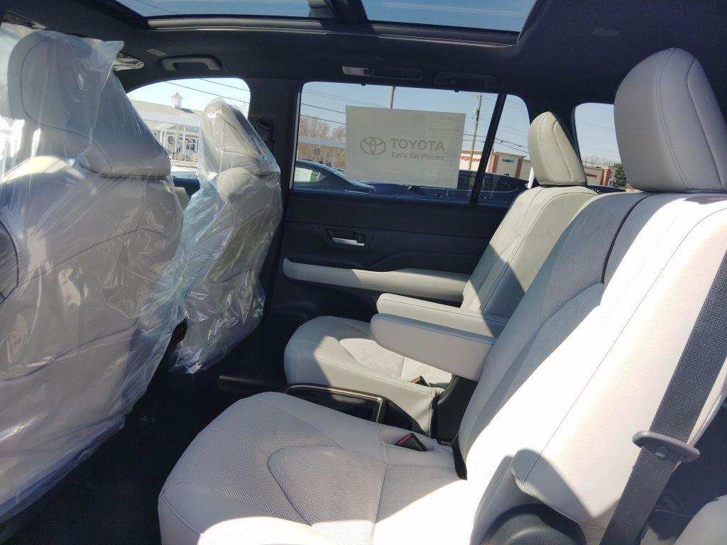 New 2026 Toyota Grand Highlander AWD Hybrid image 9