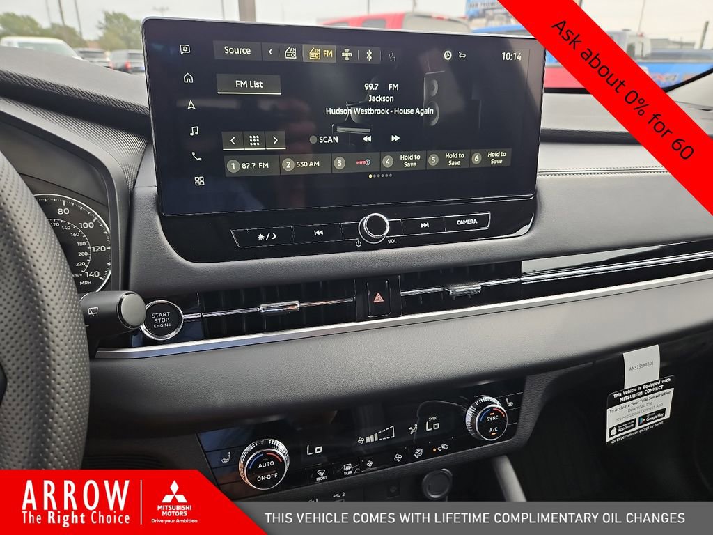 New 2025 Mitsubishi Outlander SE image 25