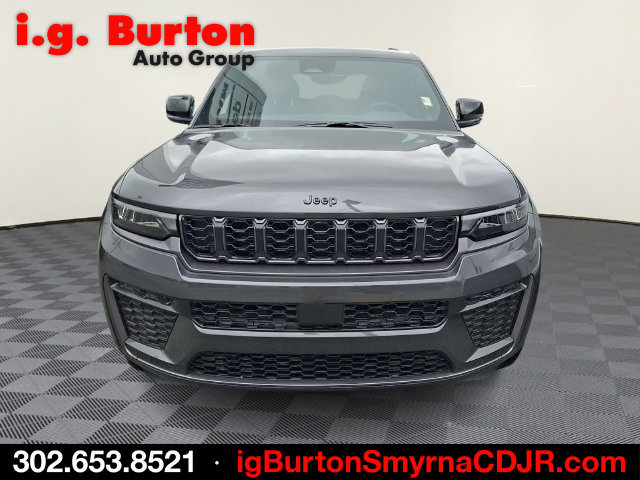 New 2026 Jeep Grand Cherokee Altitude AWD/4WD image 2