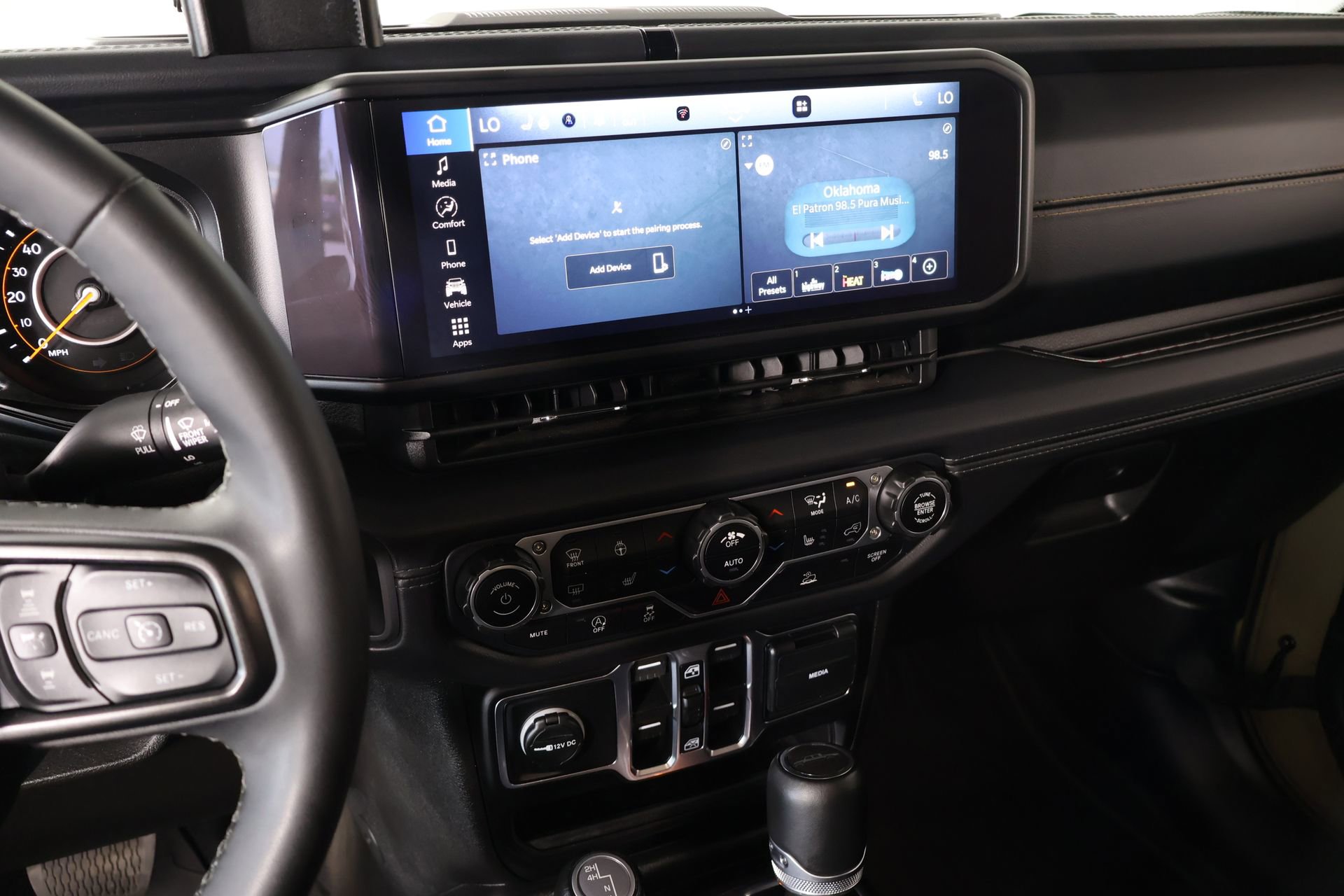 Used 2025 Jeep Gladiator Sport AWD/4WD image 5