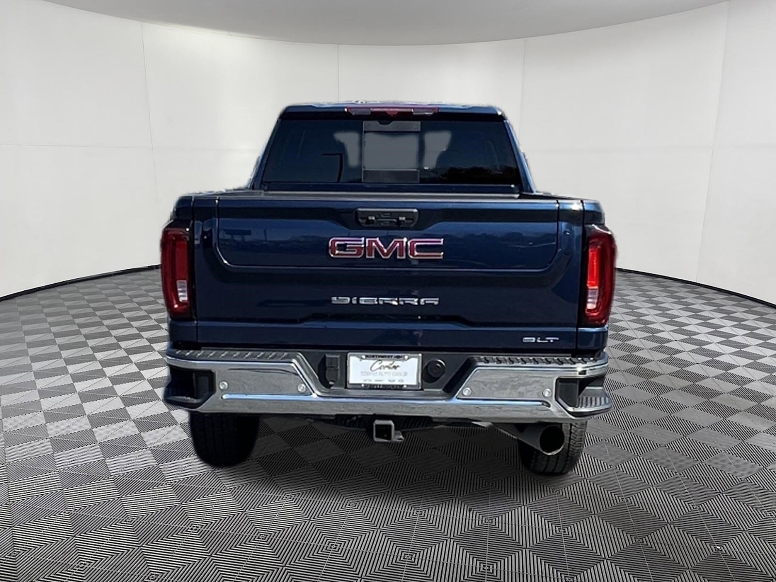 Used 2022 GMC Sierra 2500 SLT w/ SLT Preferred Package AWD/4WD image 5