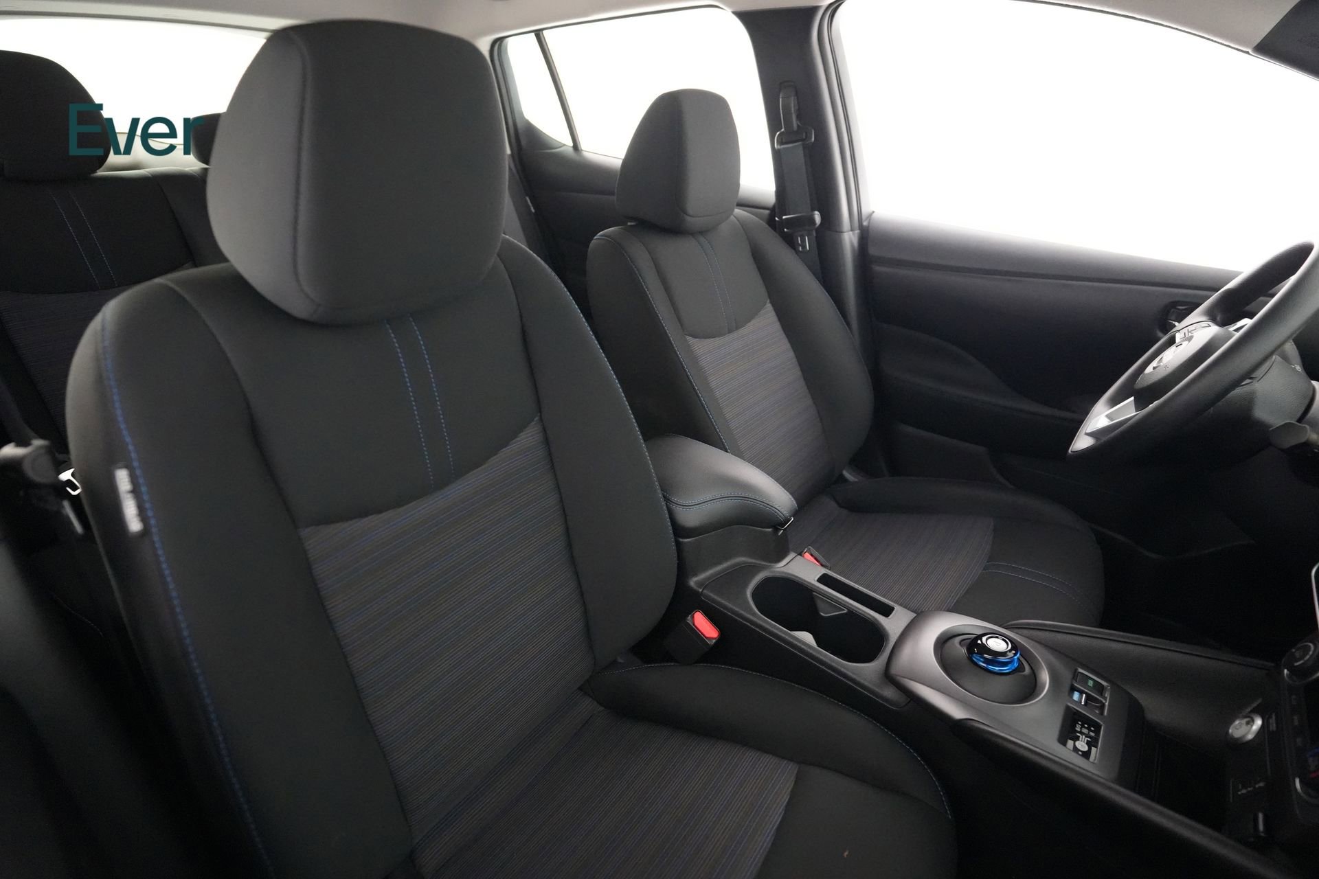 Used 2025 Nissan Leaf S FWD image 23