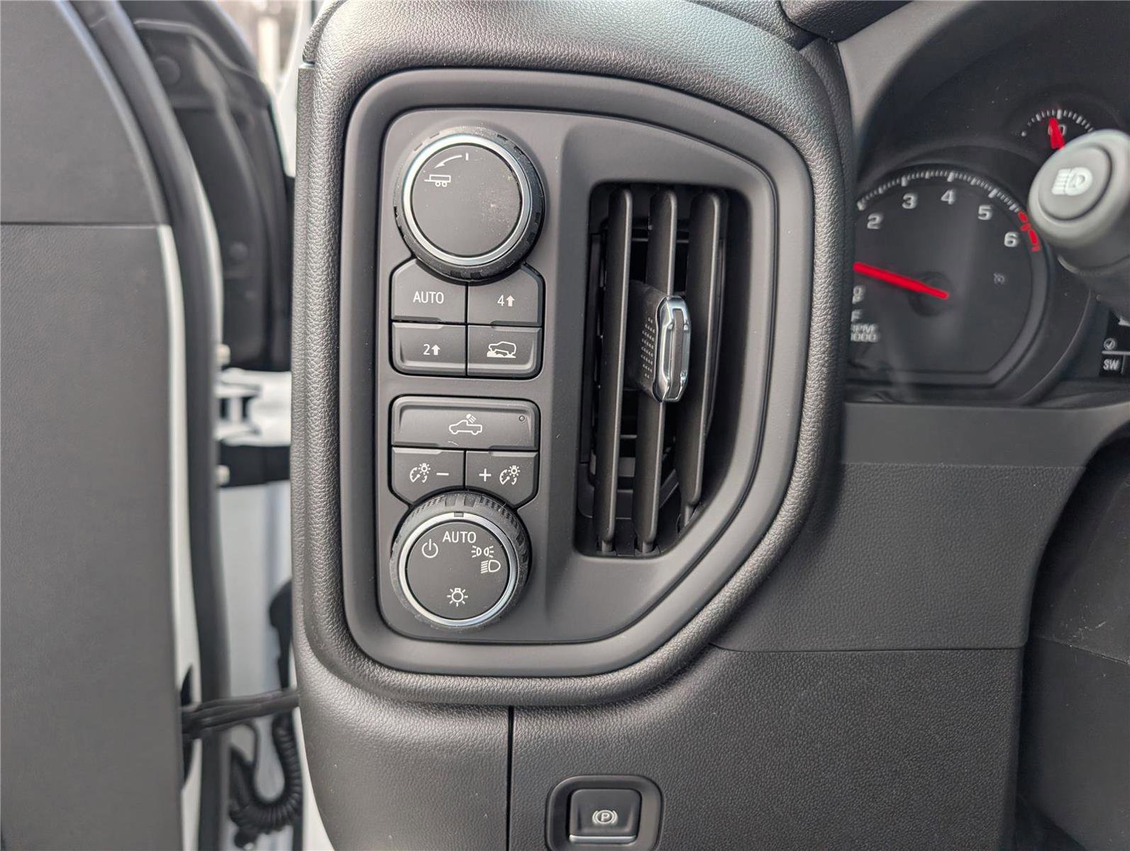 New 2026 Chevrolet Silverado 1500 Custom w/ Turbomax Blackout Package image 17