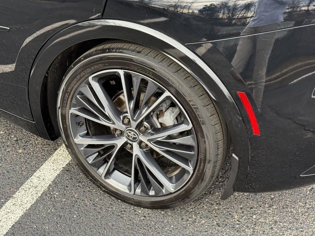 Used 2025 Toyota Prius XLE image 9