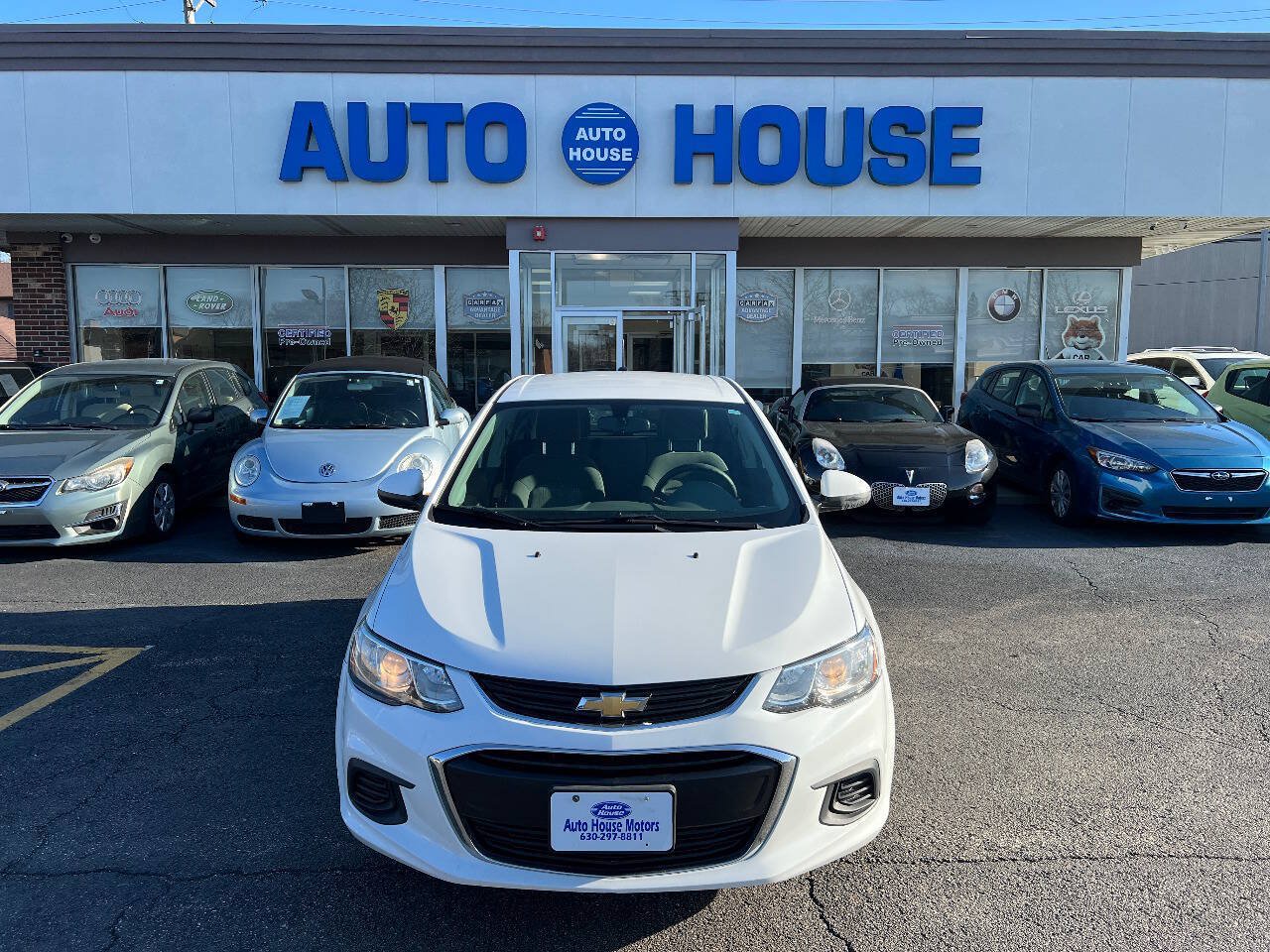 Used 2017 Chevrolet Sonic LT FWD image 2