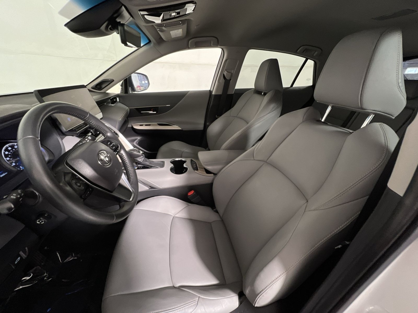 Used 2023 Toyota Venza XLE AWD/4WD image 13