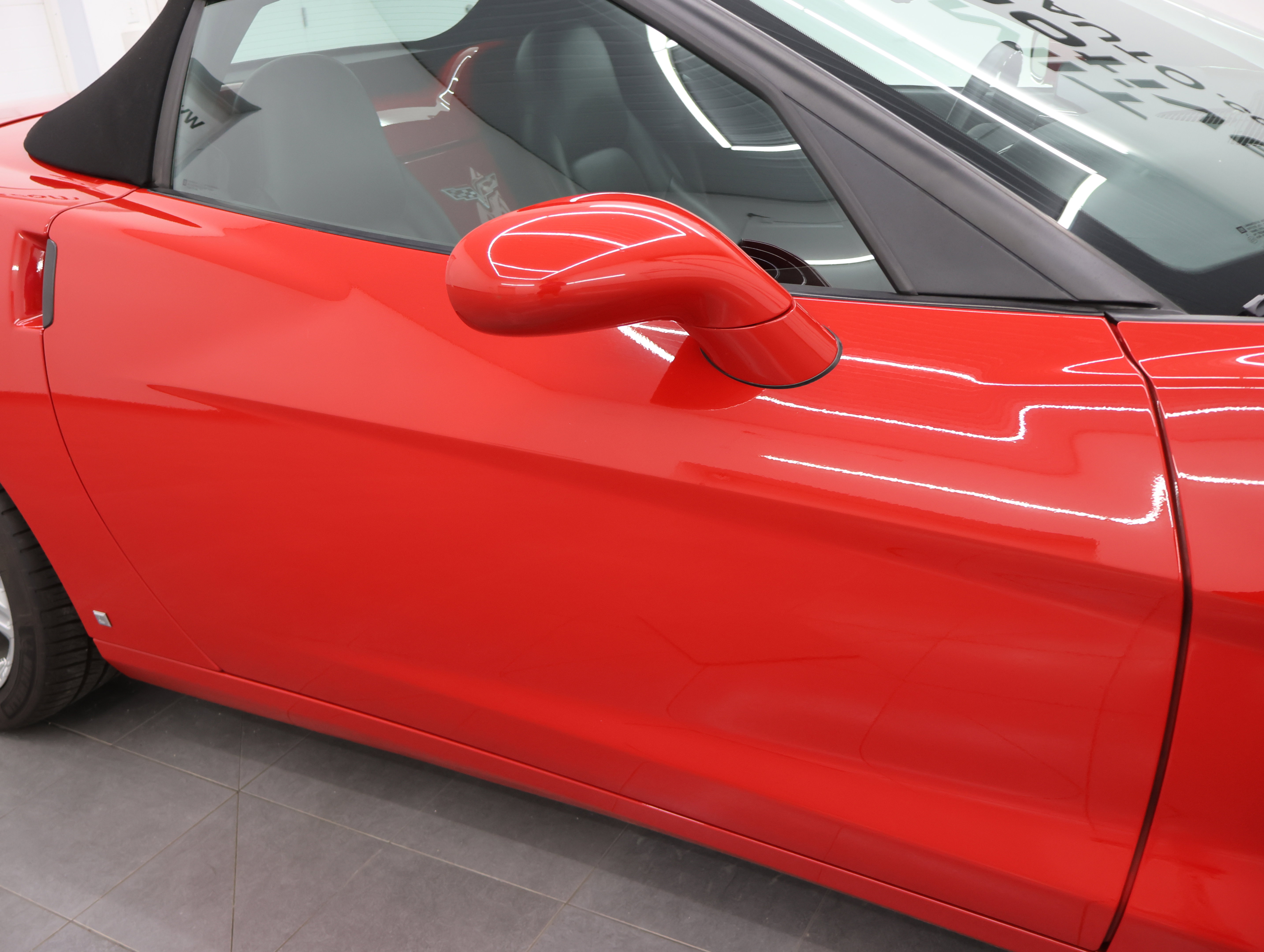 Used 2006 Chevrolet Corvette Convertible w/ Preferred Equipment Group RWD image 19