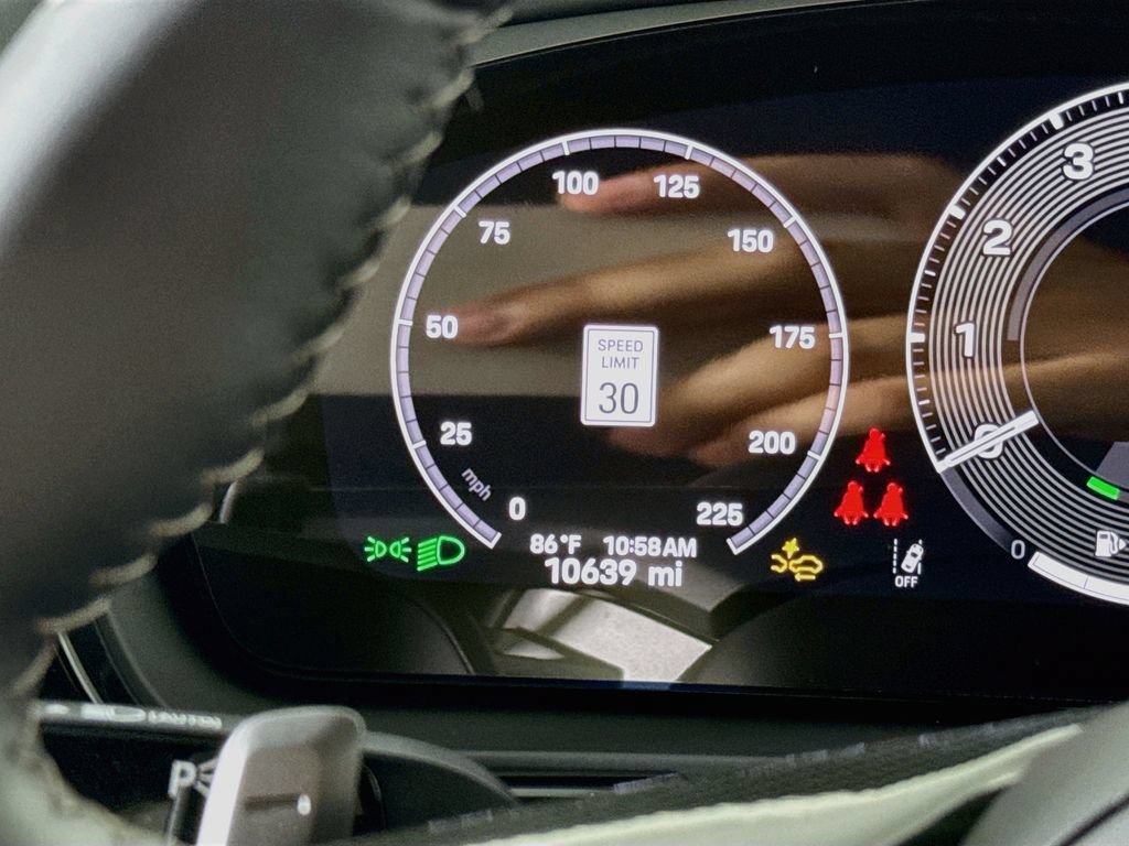 Certified 2025 Porsche Cayenne Turbo AWD/4WD image 14