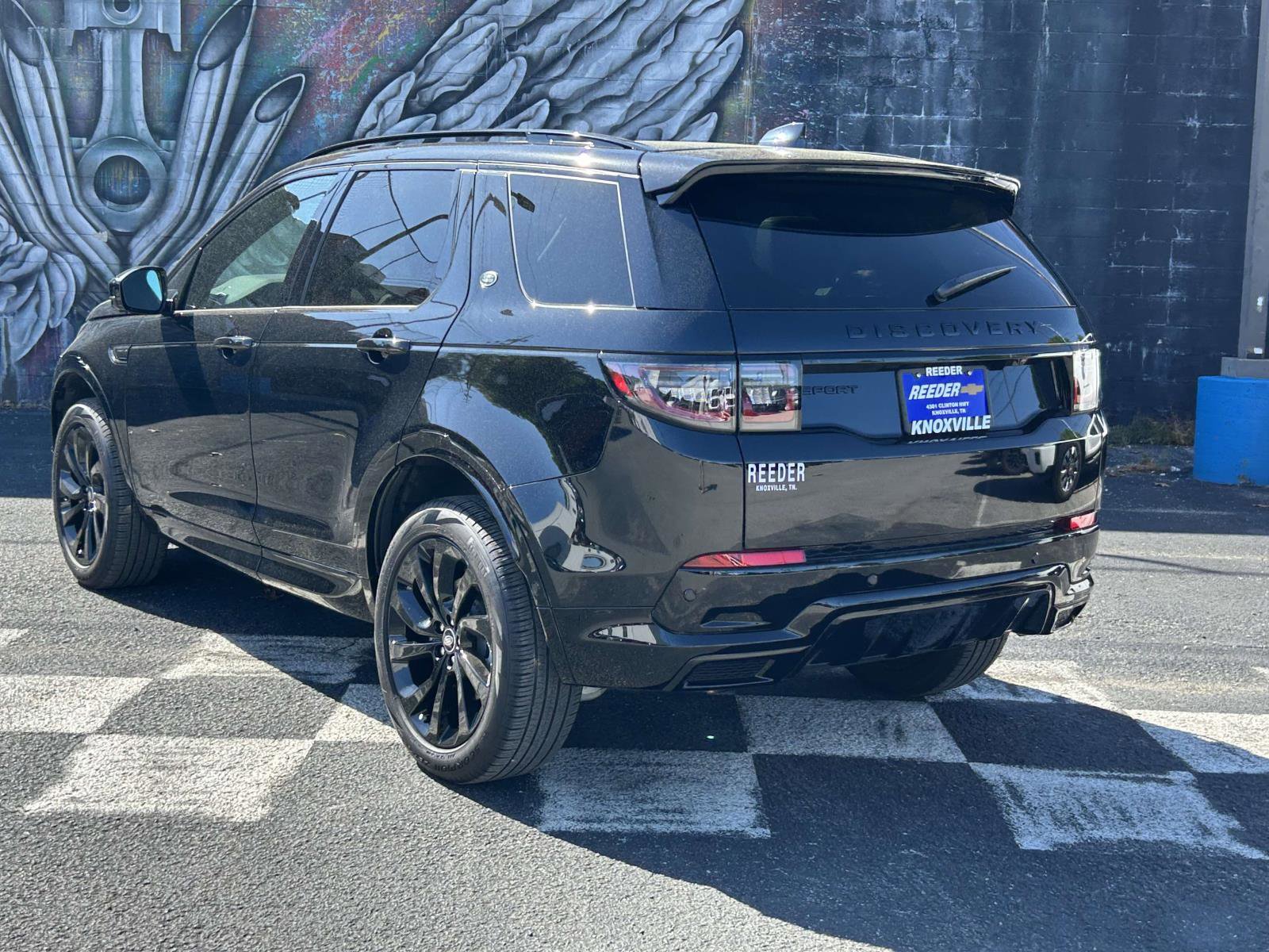 Used 2025 Land Rover Discovery Sport Dynamic SE image 5