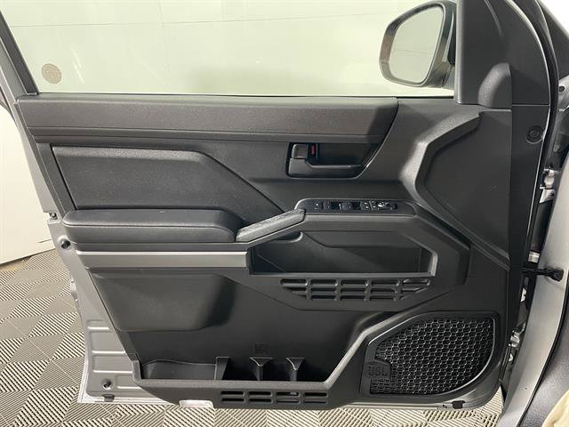 Certified 2024 Toyota Tacoma SR5 AWD/4WD image 19