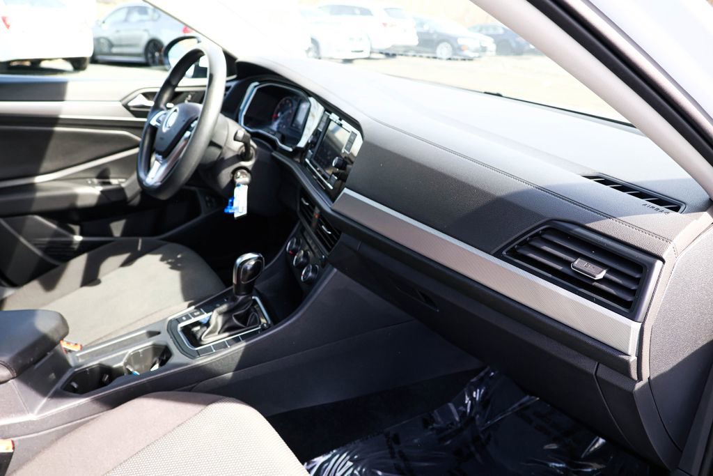 Used 2021 Volkswagen Jetta S image 32