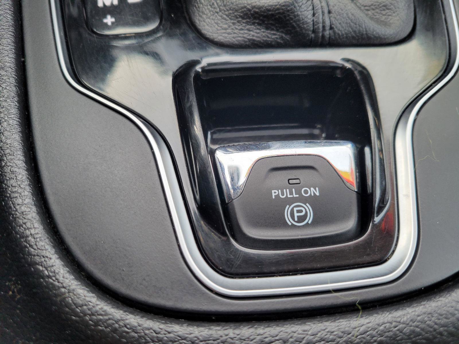 Used 2019 Jeep Cherokee Limited image 20