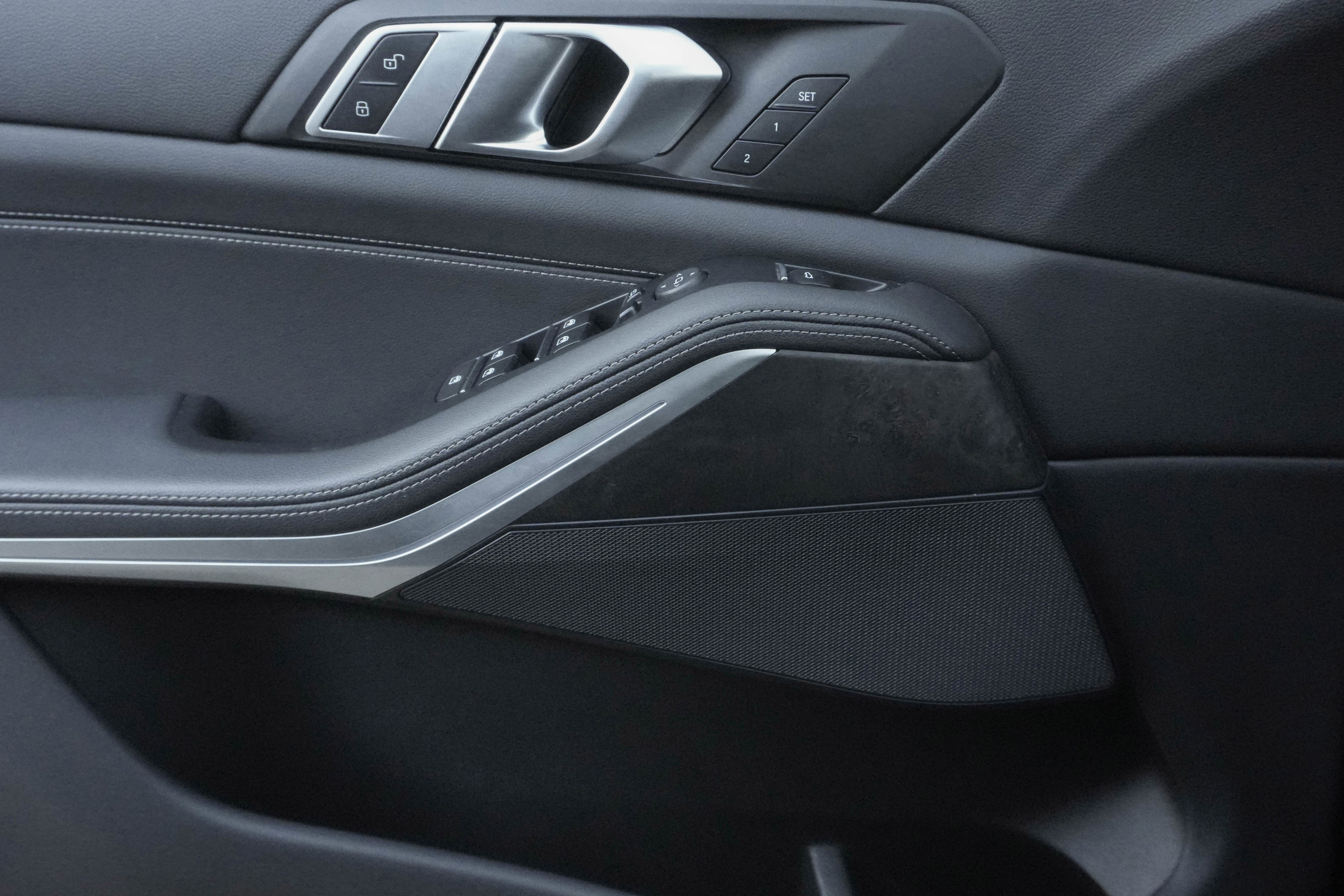 Used 2022 BMW X5 xDrive40i w/ M Sport Package image 28