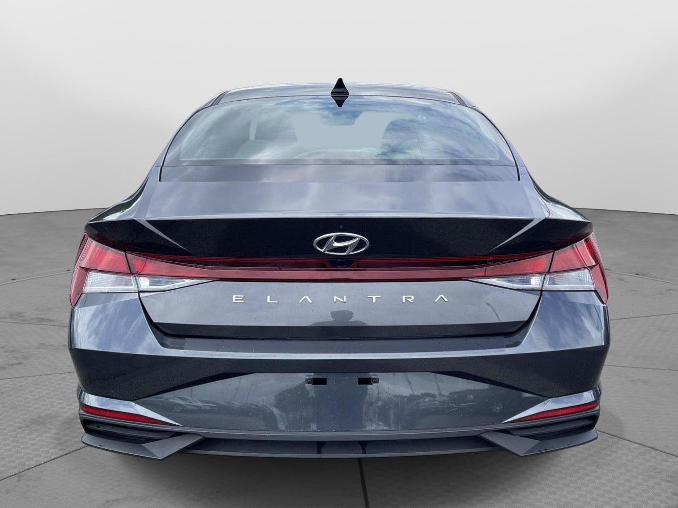 Used 2021 Hyundai Elantra SEL FWD image 18