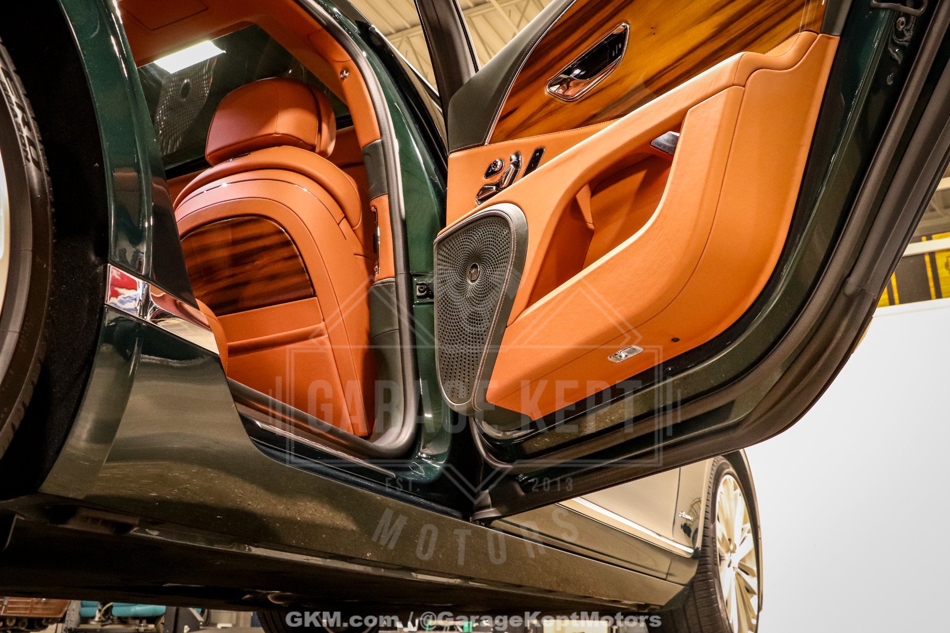 Used 2023 Bentley Flying Spur Azure AWD/4WD image 97