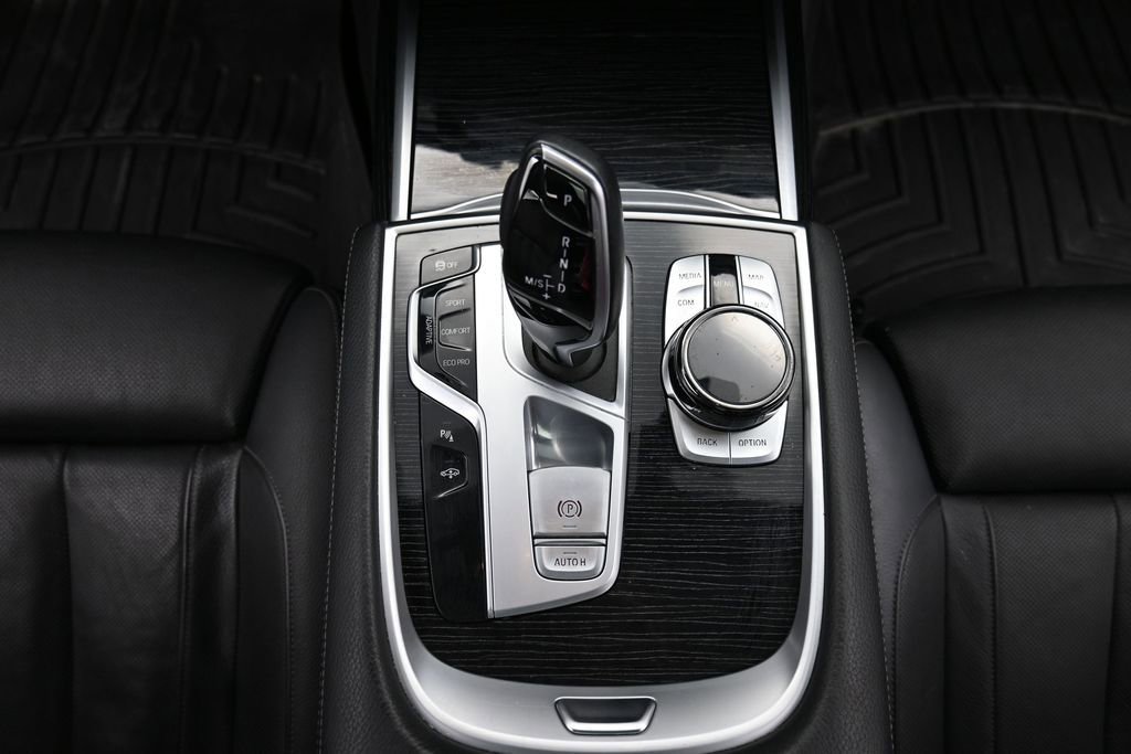 Used 2019 BMW 740i xDrive w/ Executive Package AWD/4WD image 15