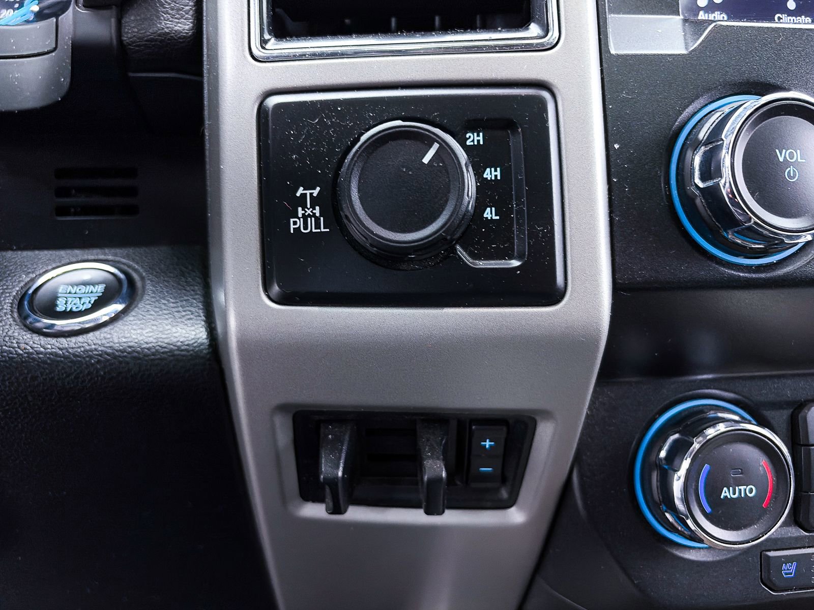 Used 2019 Ford F350 Lariat AWD/4WD image 30