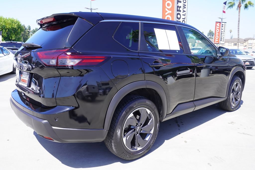 Used 2024 Nissan Rogue SV FWD image 7