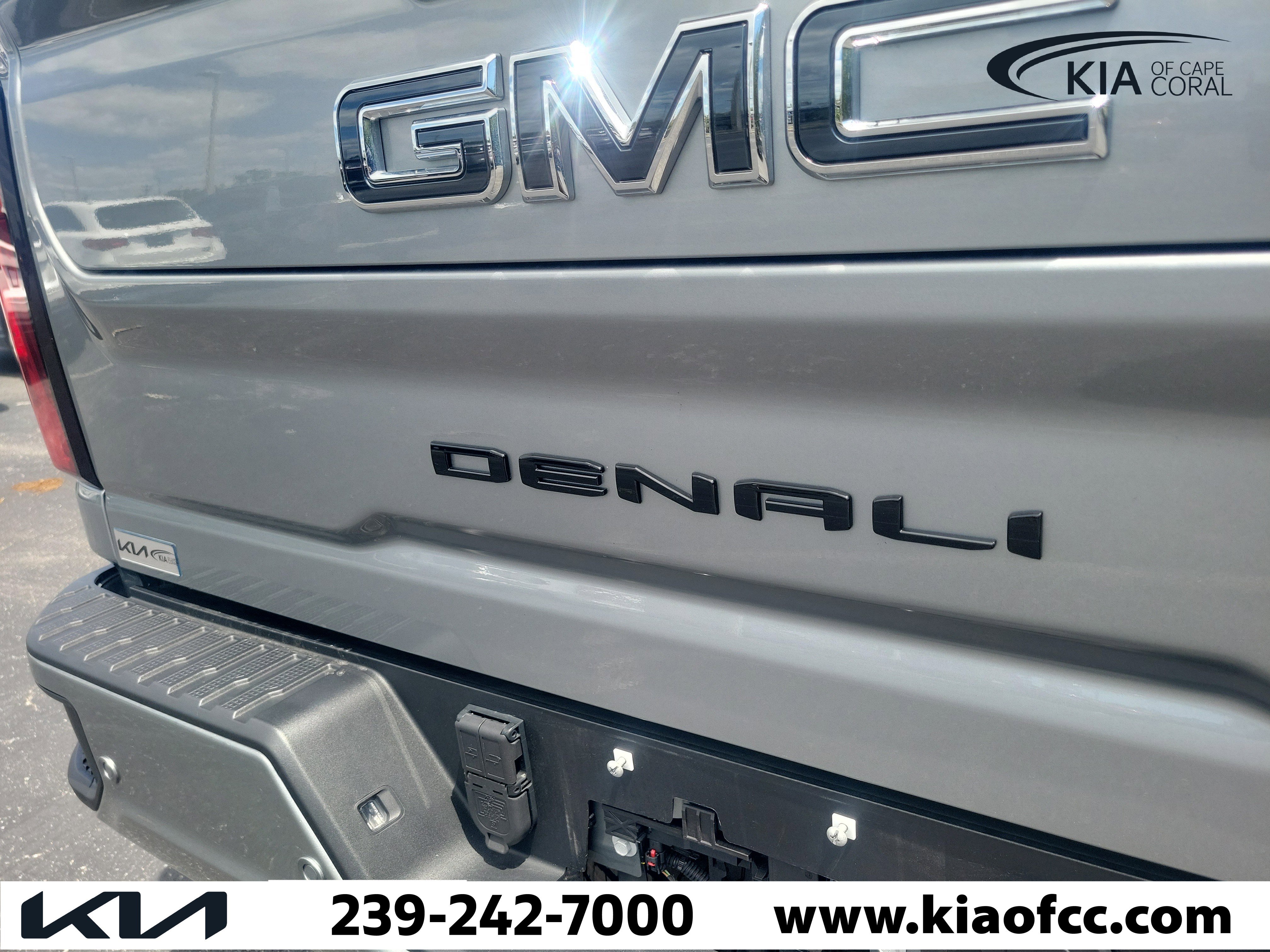 Used 2025 GMC Sierra 2500 Denali Ultimate AWD/4WD image 11
