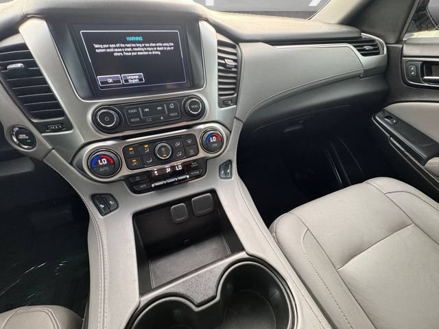 Used 2017 Chevrolet Suburban LT w/ Luxury Package RWD image 3