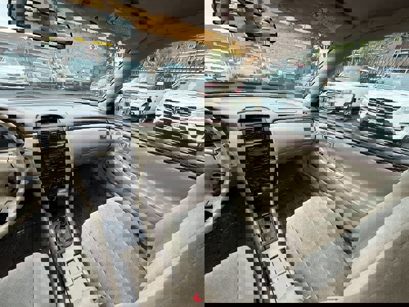 Used 2001 Toyota Solara SE image 16