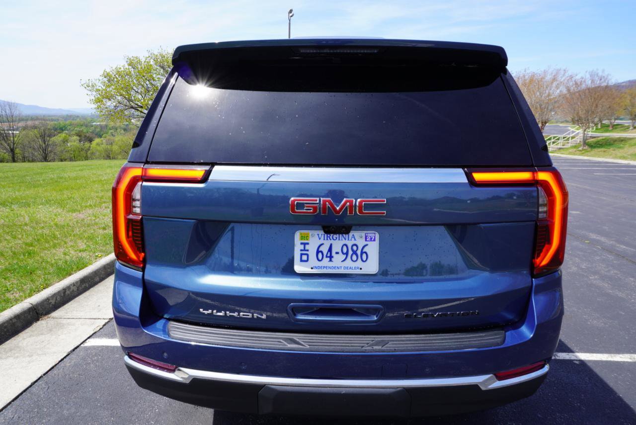Used 2026 GMC Yukon XL Elevation w/ Elevation Premium Package AWD/4WD image 14