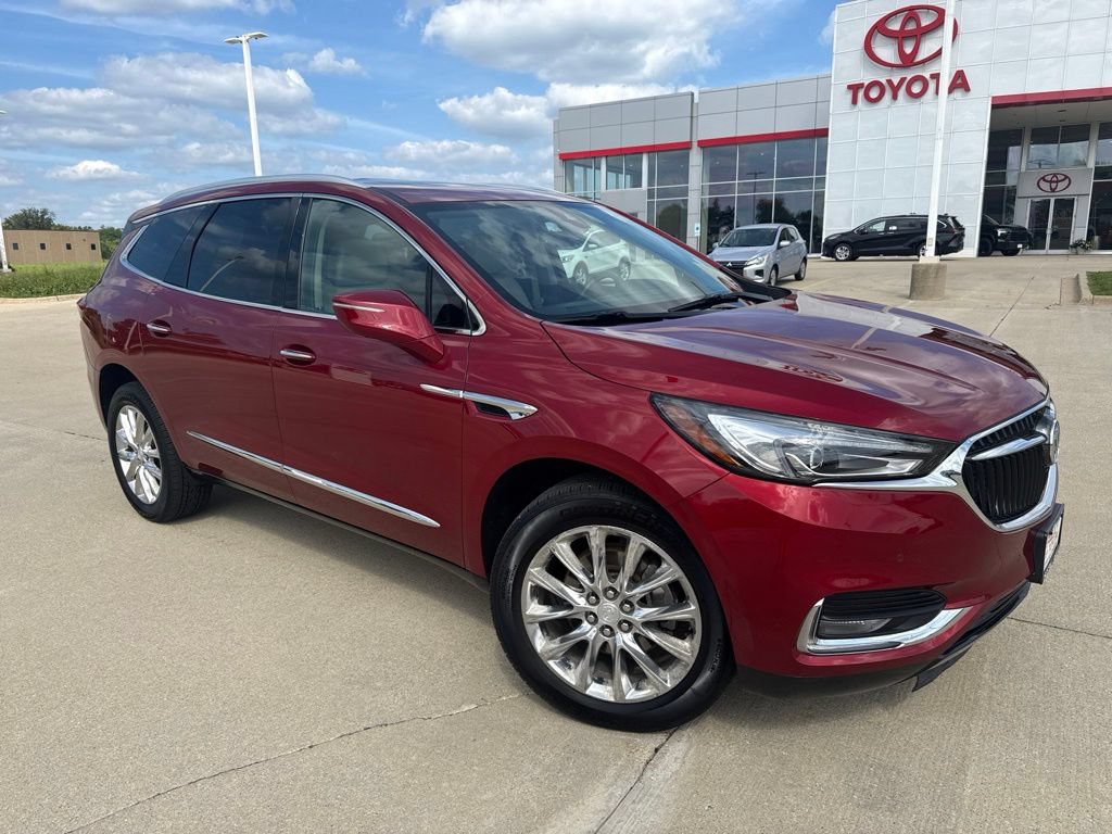 Used 2018 Buick Enclave Premium w/ Experience Buick Package AWD/4WD image 2