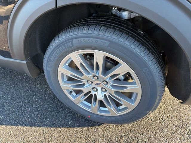 New 2026 Ford Explorer Active w/ Active Comfort Package AWD/4WD image 6