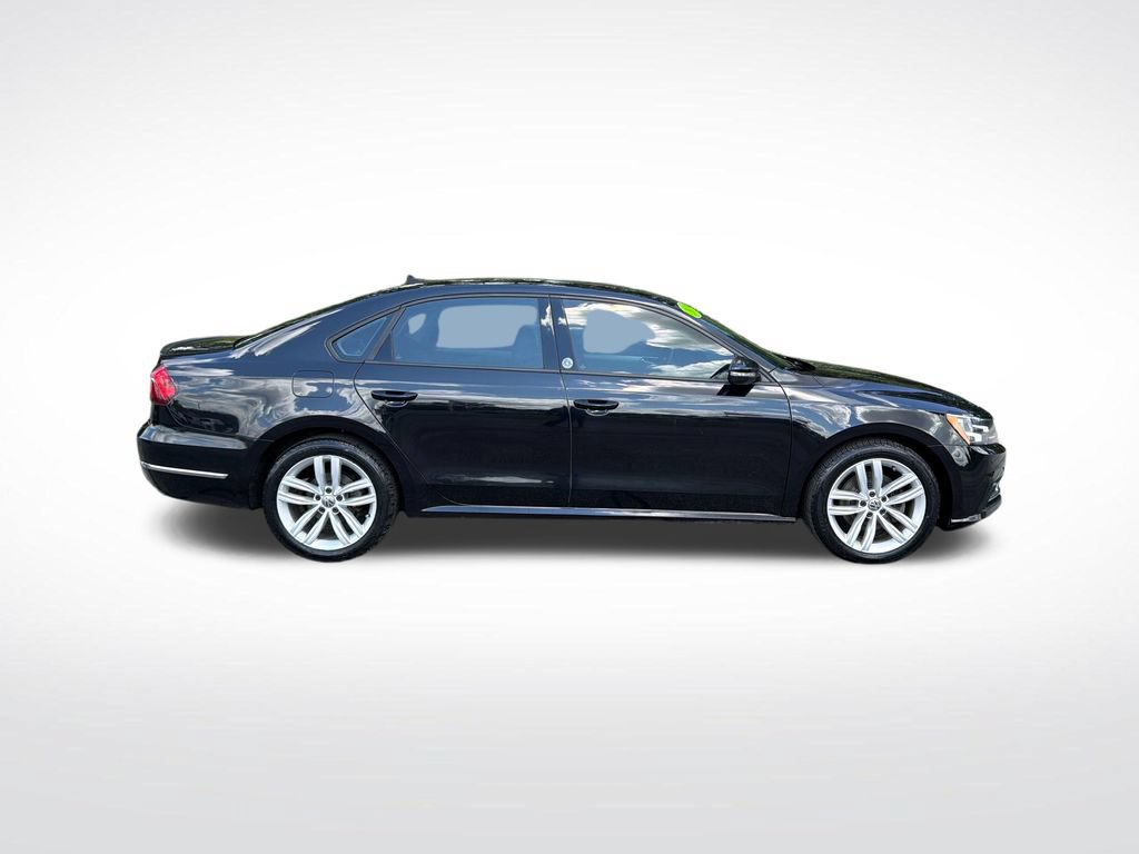 Used 2019 Volkswagen Passat 2.0T Wolfsburg FWD image 6