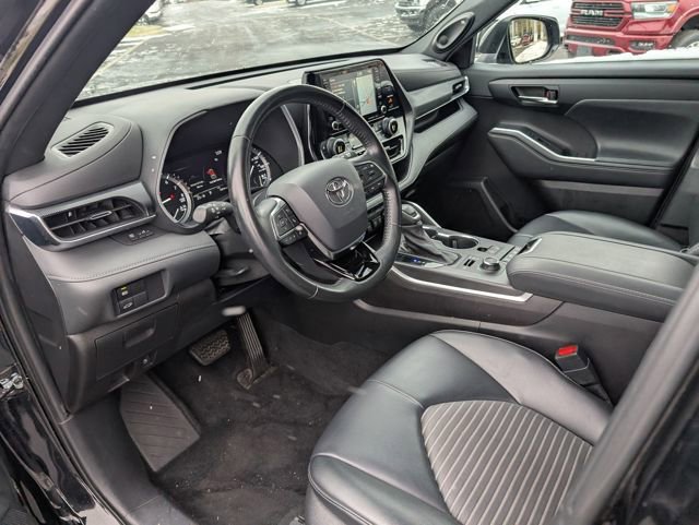 Used 2021 Toyota Highlander XSE image 12
