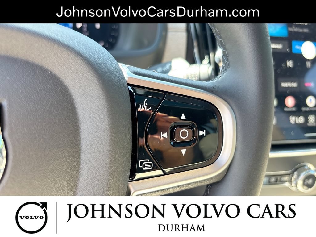New 2026 Volvo XC90 B5 Plus w/ Protection Package Premier AWD/4WD image 17