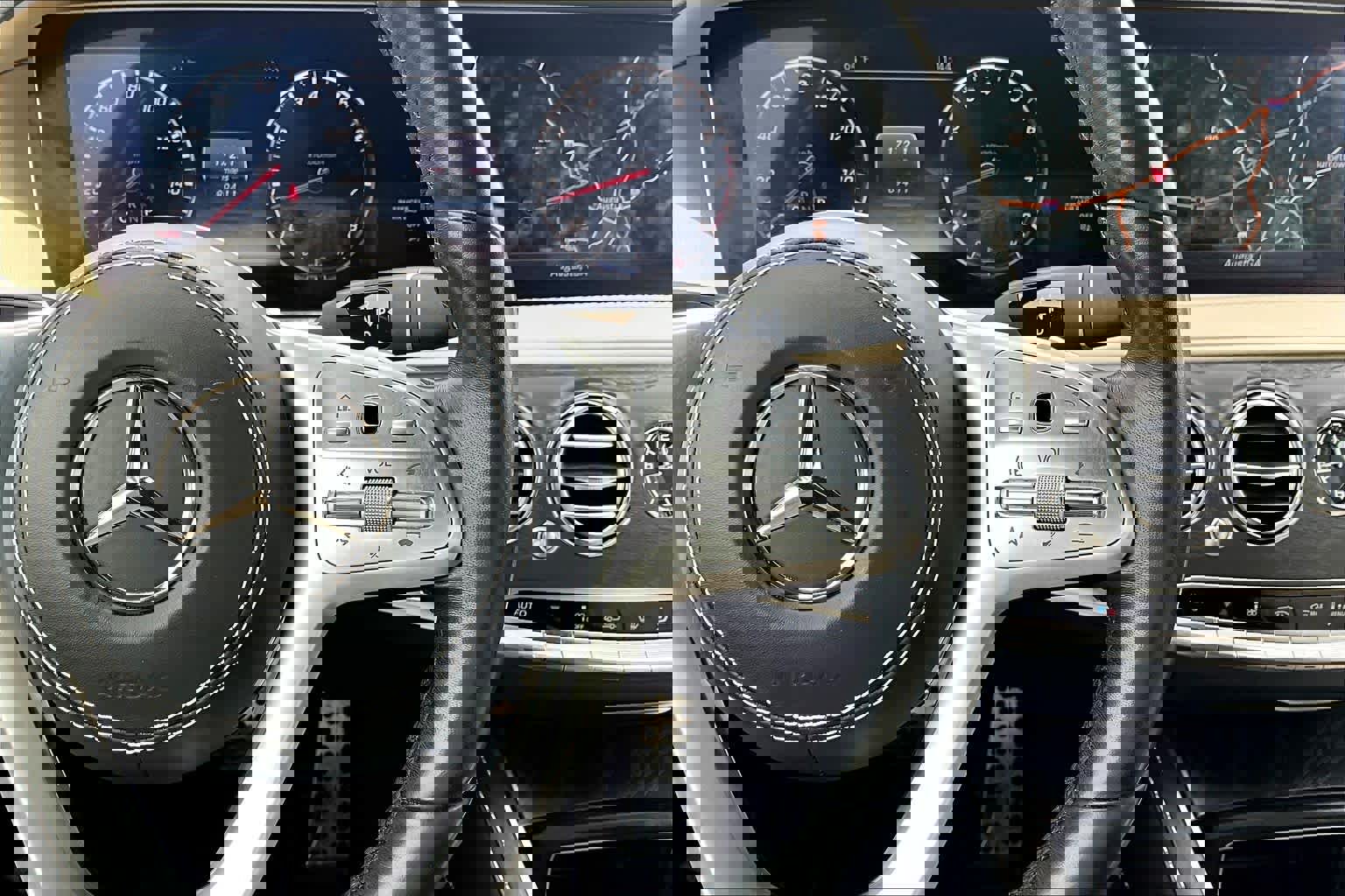 Used 2019 Mercedes-Benz S 560 Sedan image 25