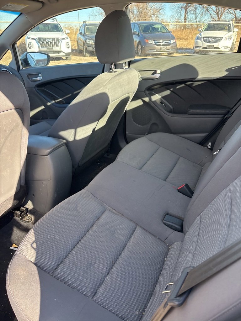 Used 2017 Kia Forte LX image 10