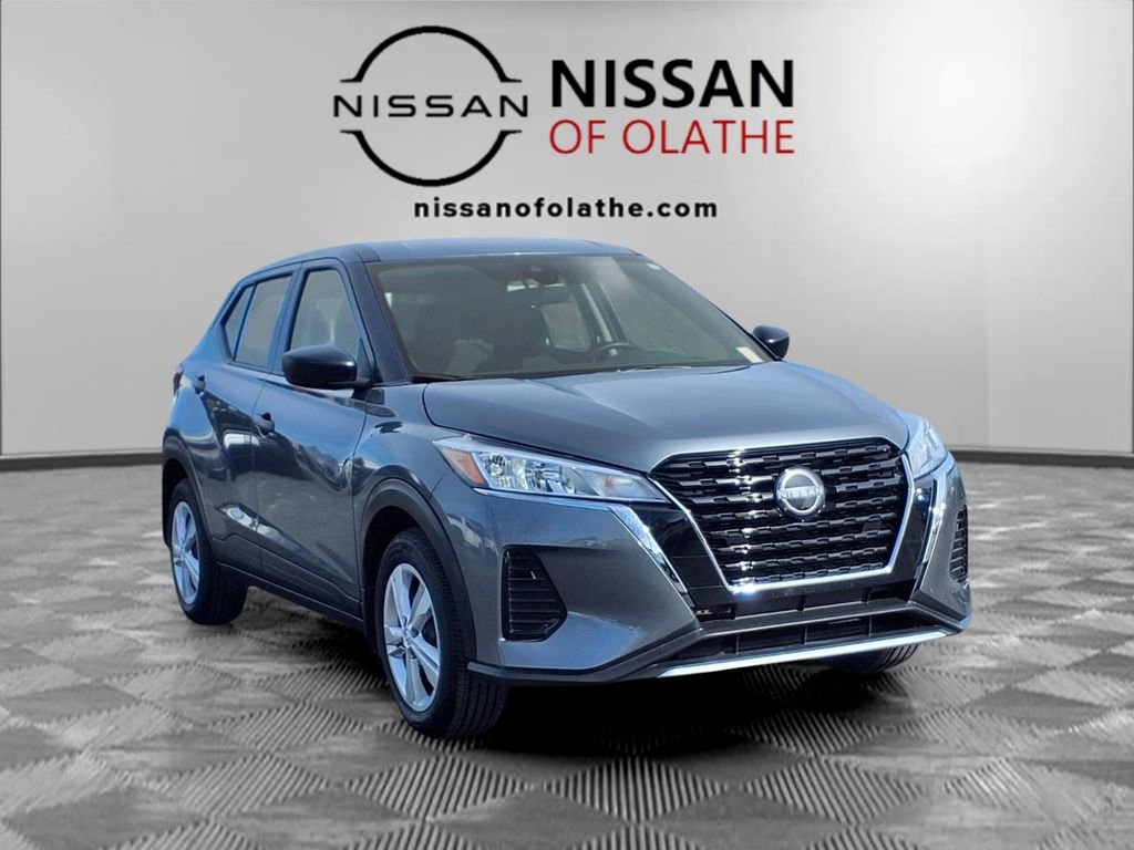 Certified 2025 Nissan Kicks Play S image 28