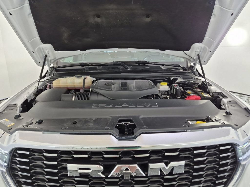 Used 2025 RAM 1500 Tungsten AWD/4WD image 40
