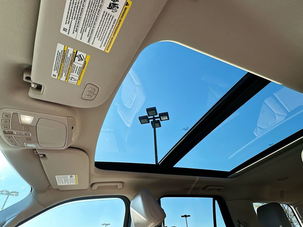 Used 2024 Ford Expedition Limited image 11