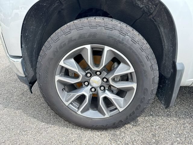 Used 2020 Chevrolet Silverado 1500 LT AWD/4WD image 10