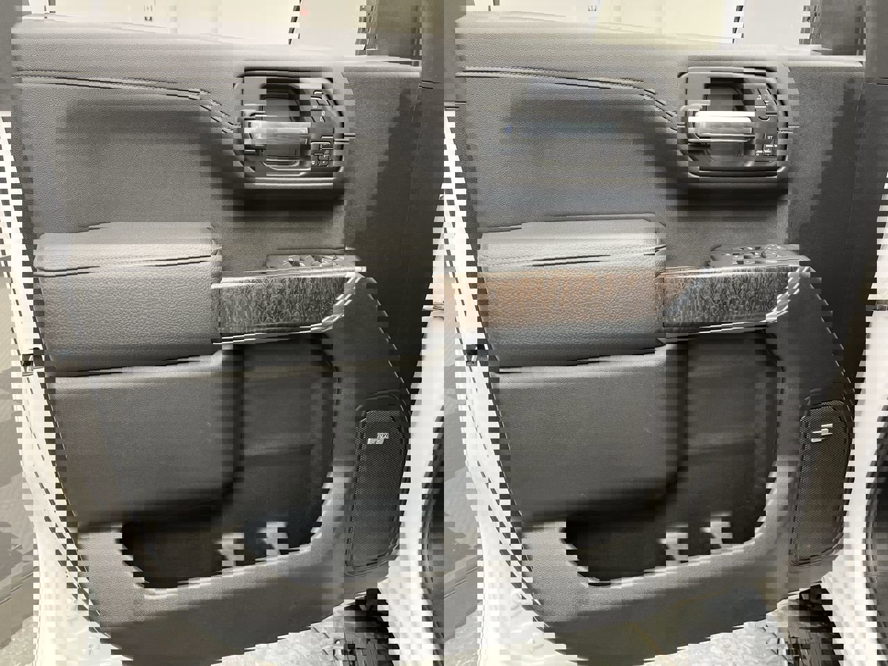 Certified 2020 GMC Sierra 1500 Denali w/ Denali Ultimate Package image 9