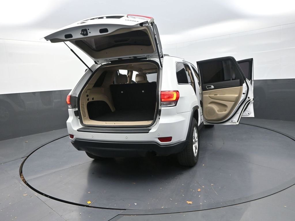 Used 2019 Jeep Grand Cherokee Laredo AWD/4WD image 36