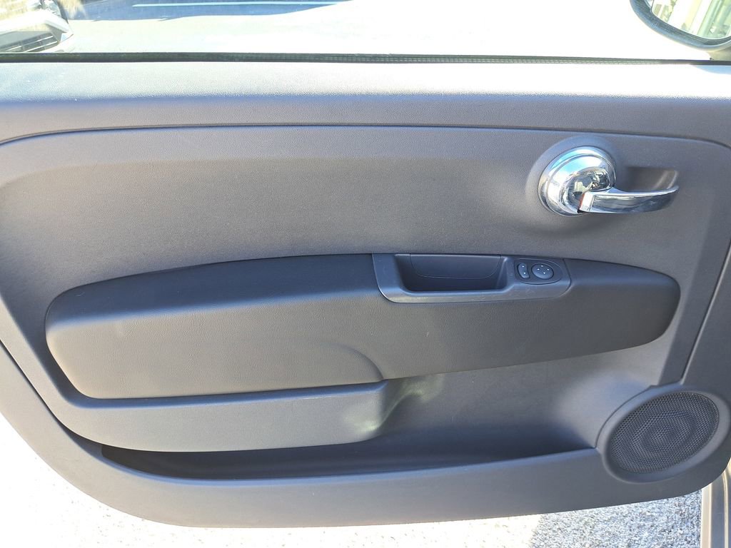 Used 2017 FIAT 500 Lounge image 7