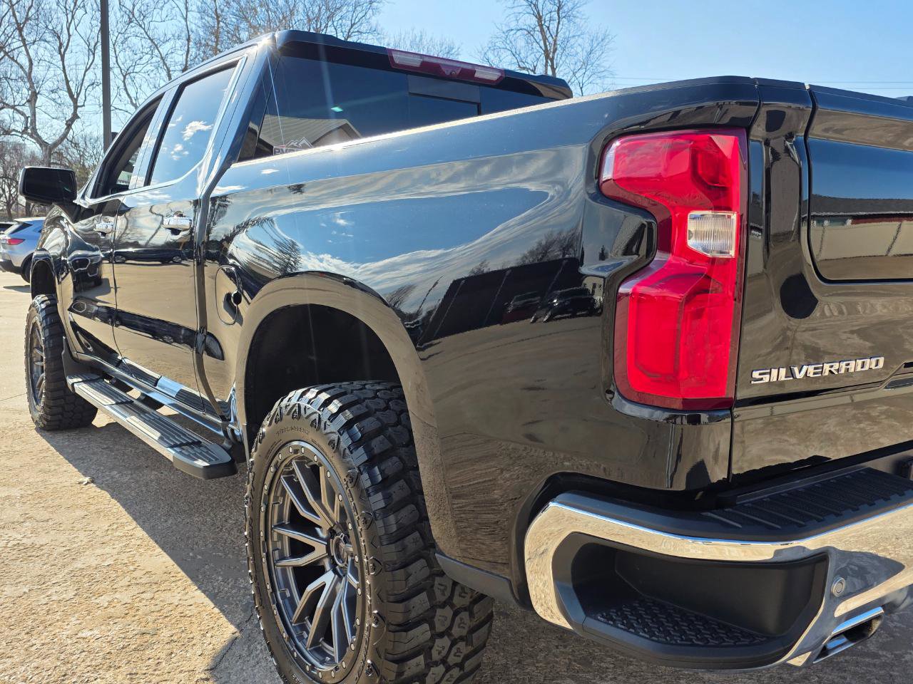 Used 2022 Chevrolet Silverado 1500 LTZ w/ LTZ Premium Package image 19