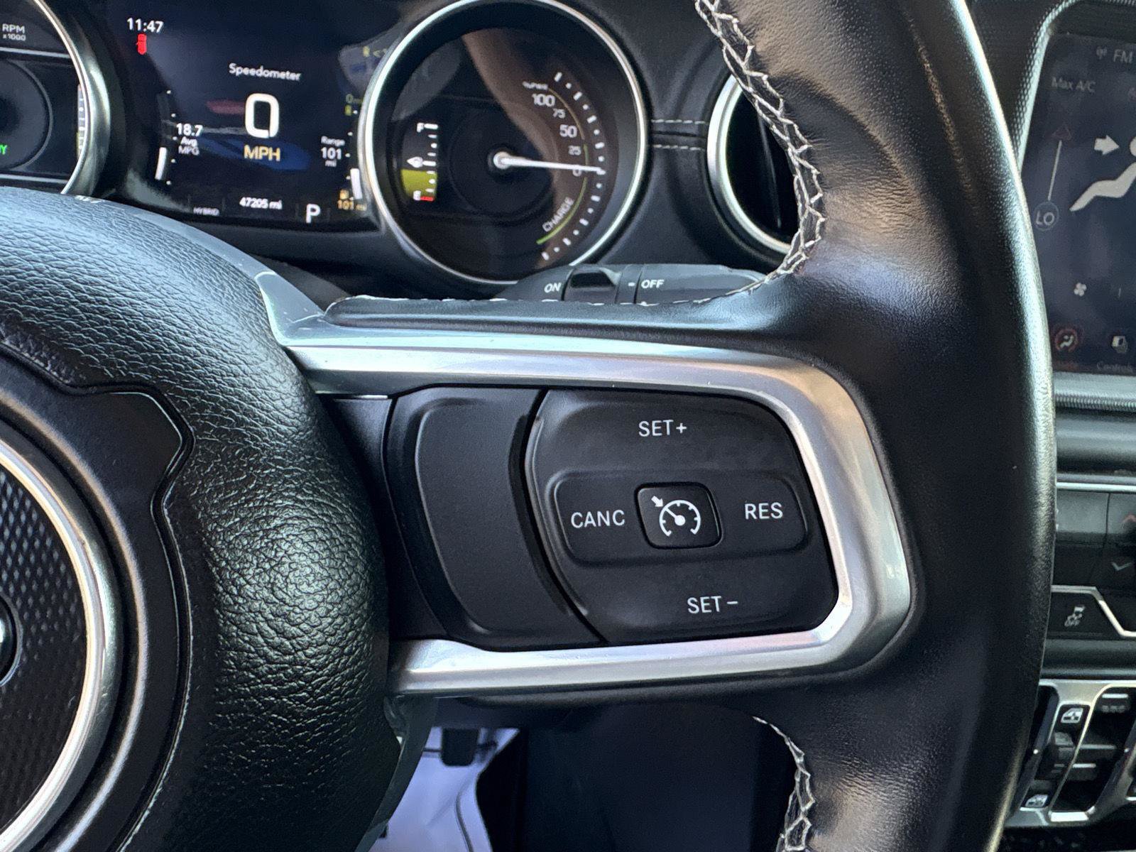 Used 2022 Jeep Wrangler Unlimited Sahara AWD/4WD image 17